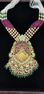 22kt Gold Temple Fairy Necklace Set
