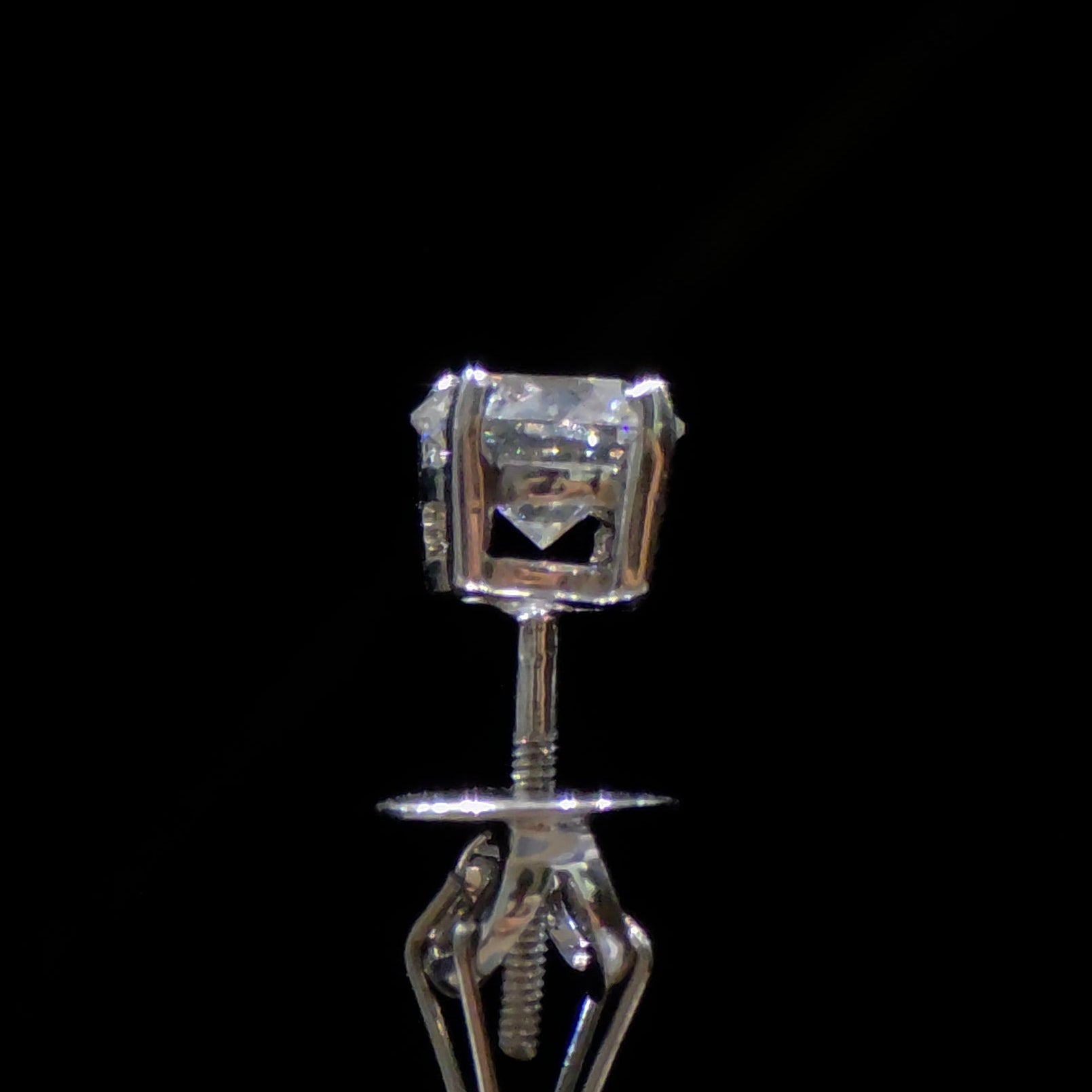 Designer Solitaire Diamond Stud - 1 Piece