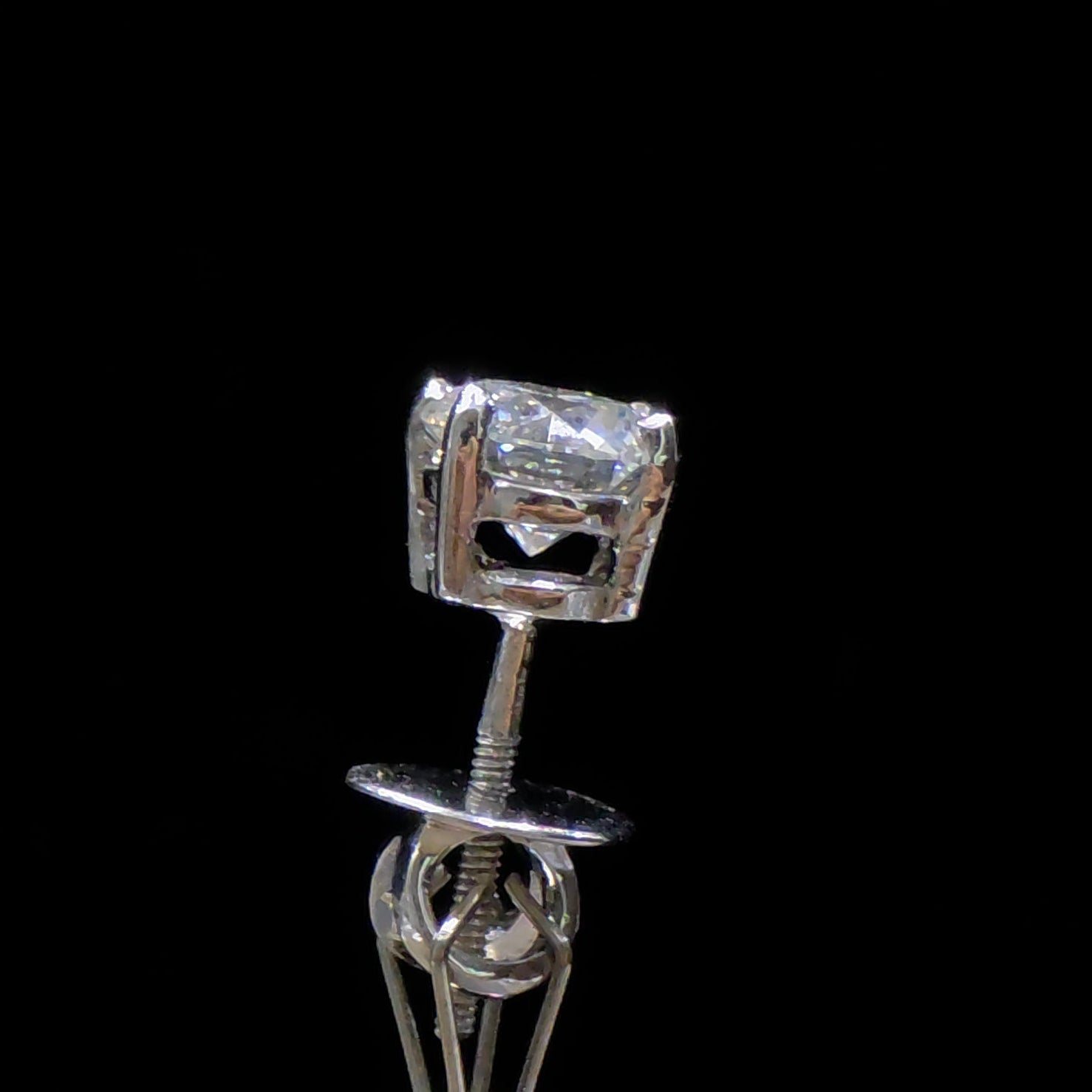 Designer Solitaire Diamond Stud - 1 Piece