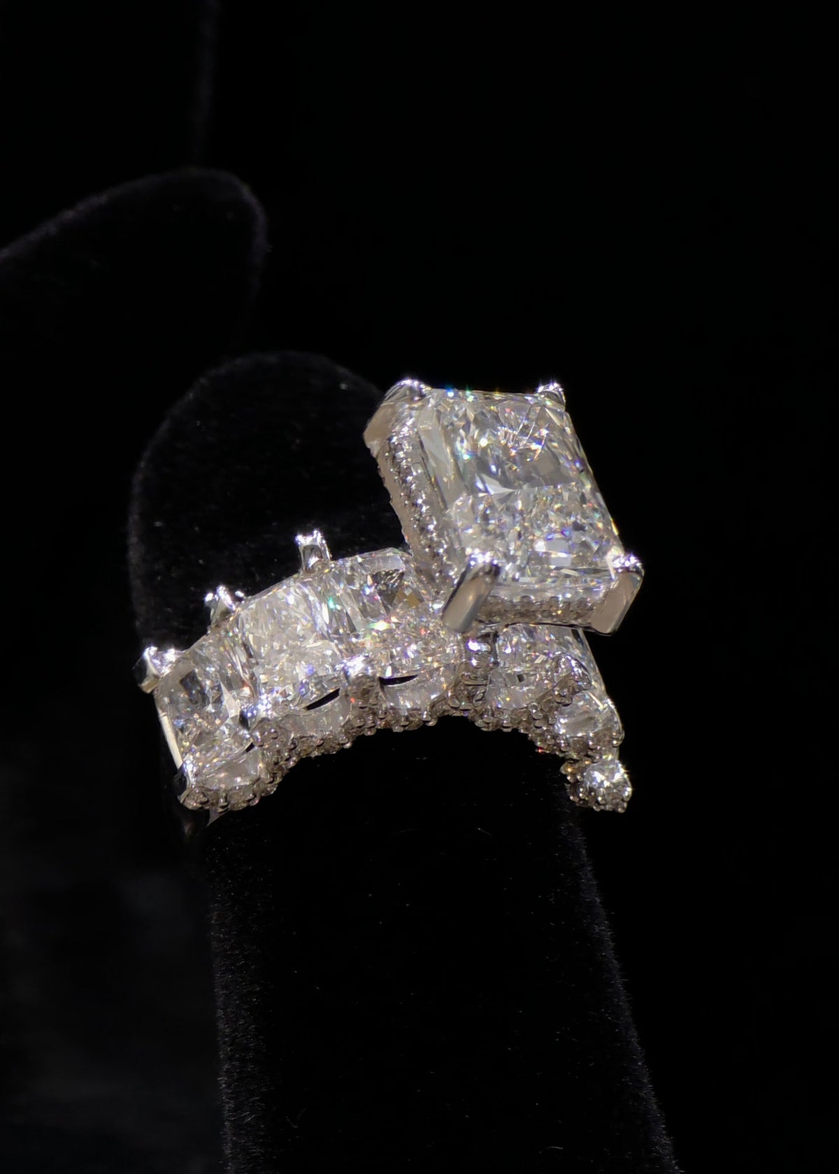 Élan Brilliant Diamond Ring